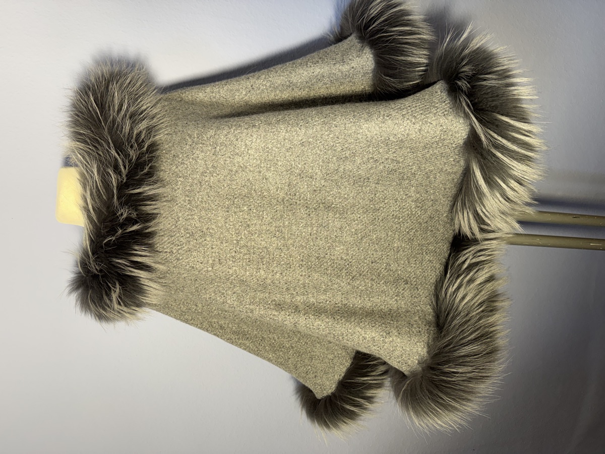 Kaschmir Poncho kurz Shetland-Grau – Vorderansicht
