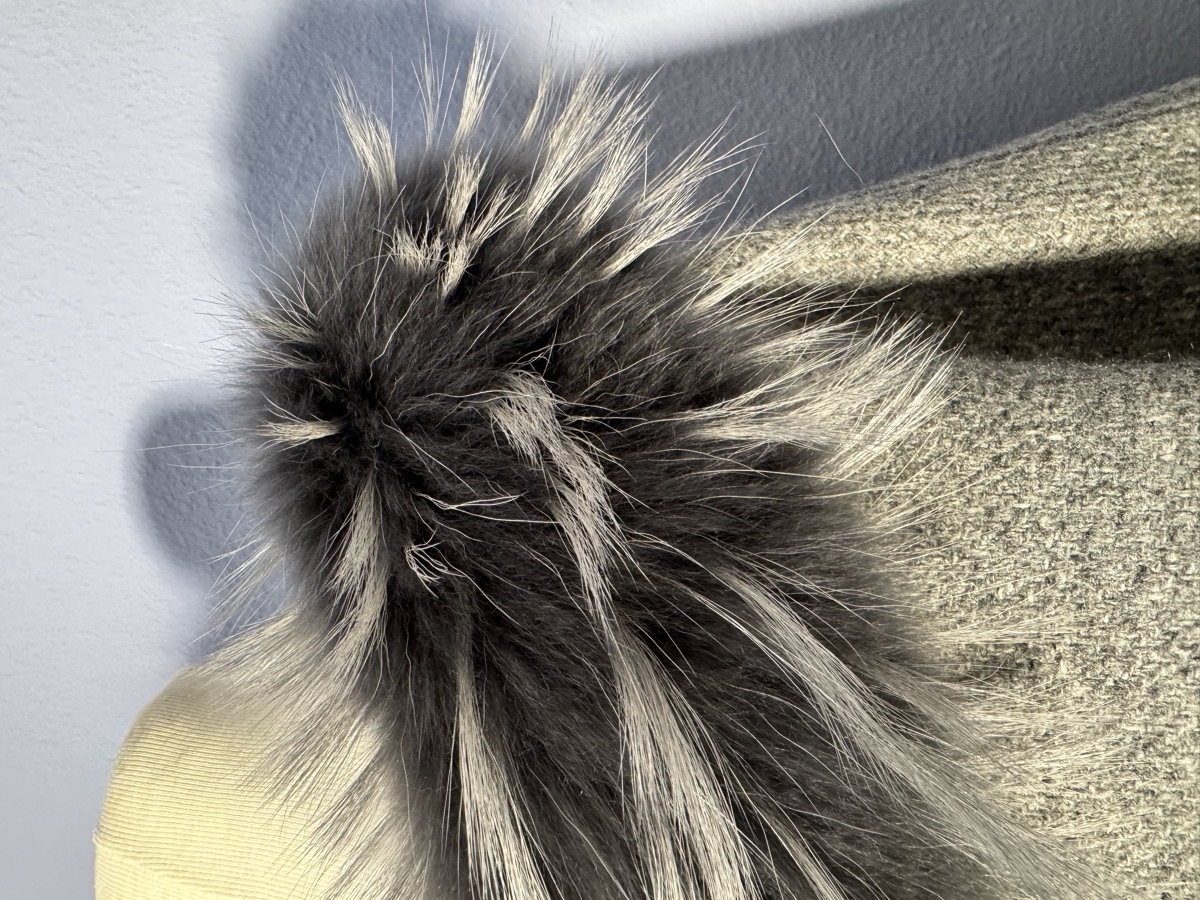 Kaschmir Poncho kurz Shetland-Grau – Detailansicht